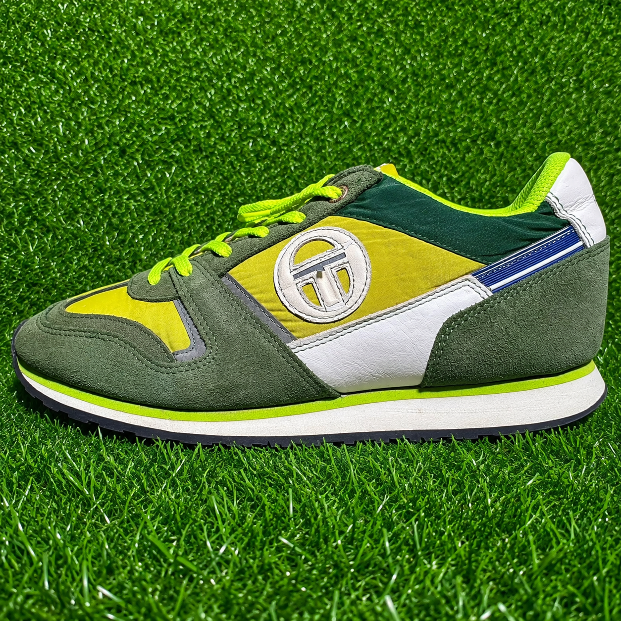 Retro Runner Casual Sneakers – Neon Green