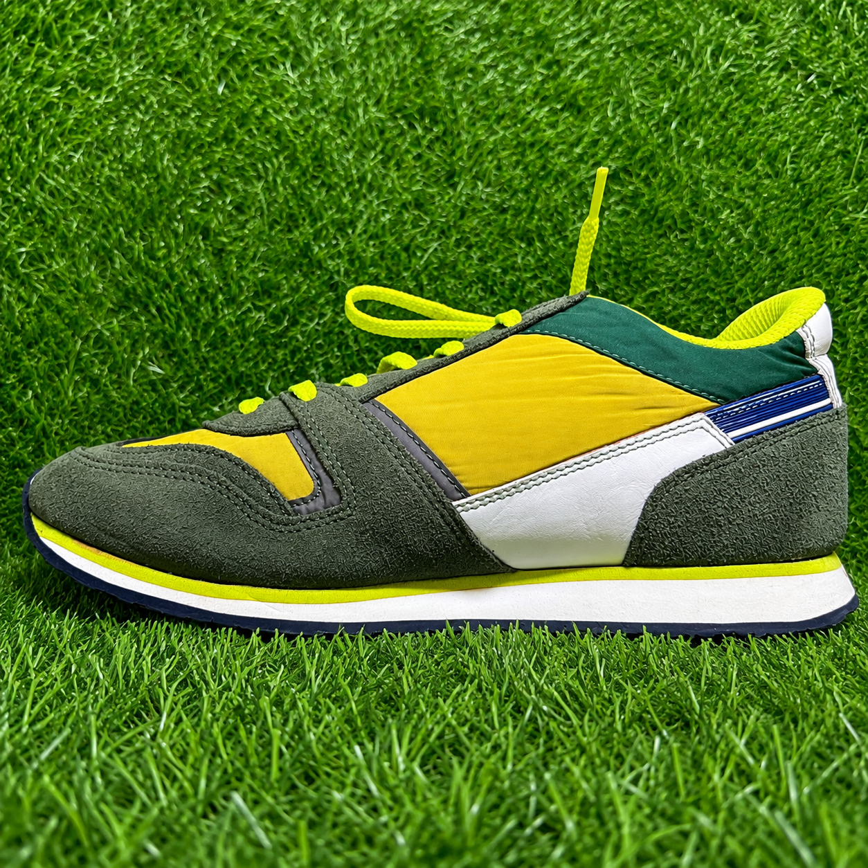 Retro Runner Casual Sneakers – Neon Green