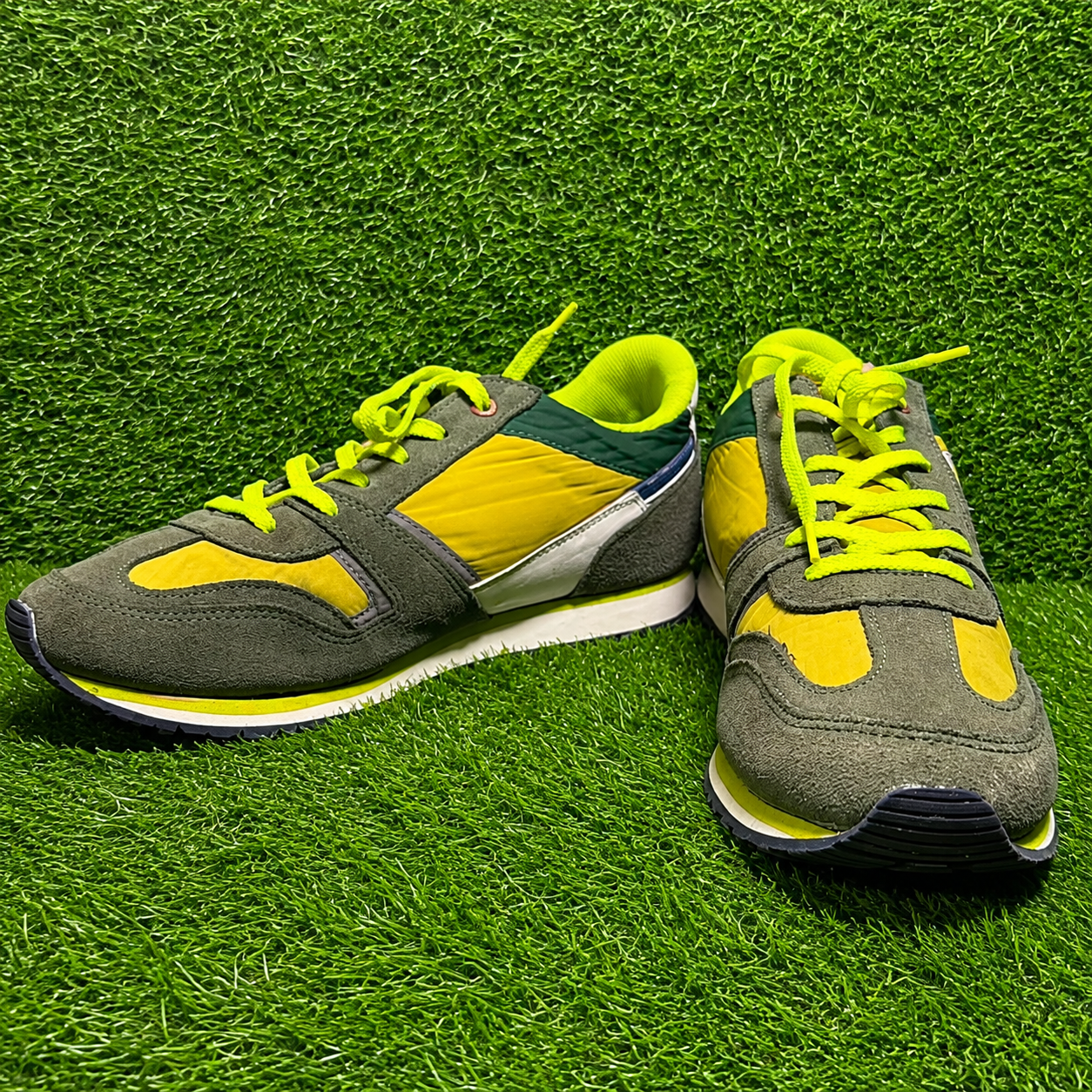 Retro Runner Casual Sneakers – Neon Green